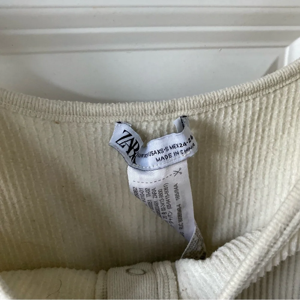 Zara Basic - Picture 3 of 3